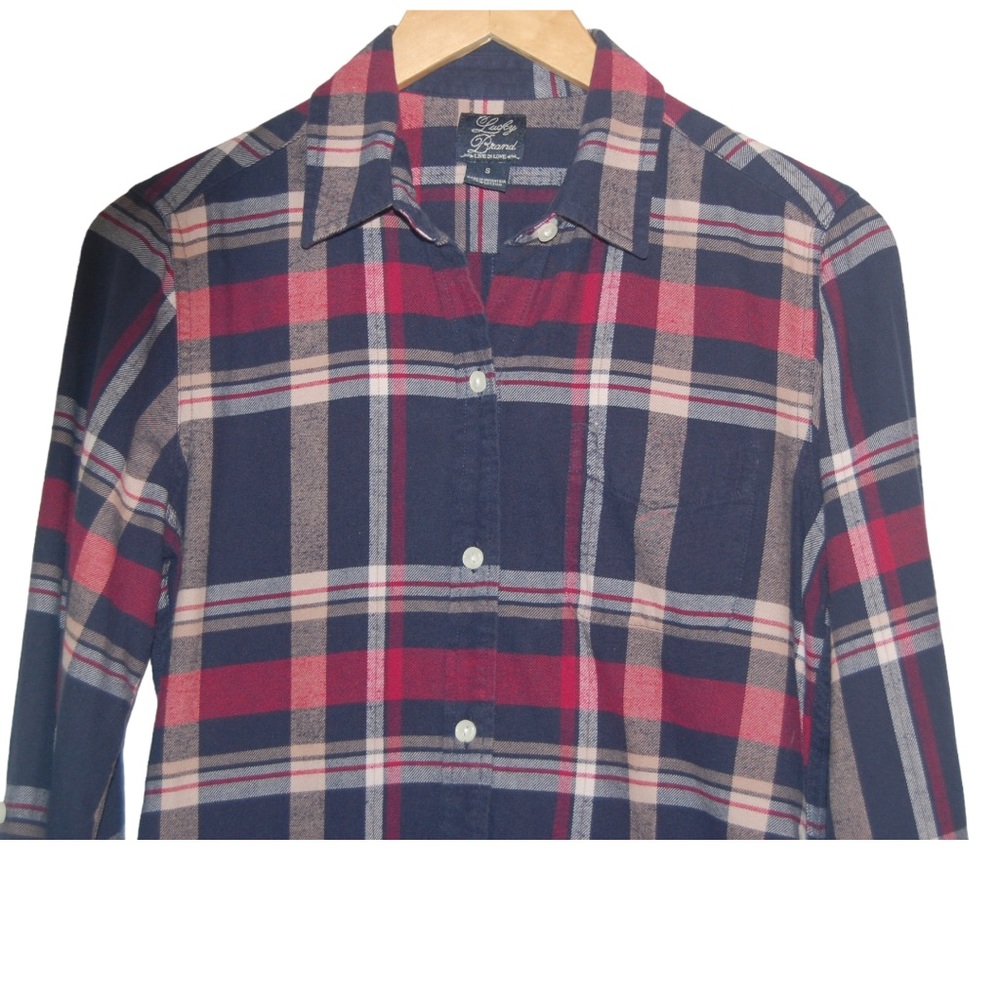- Lucky Brand flannel button down it’s very soft and Taylor fit